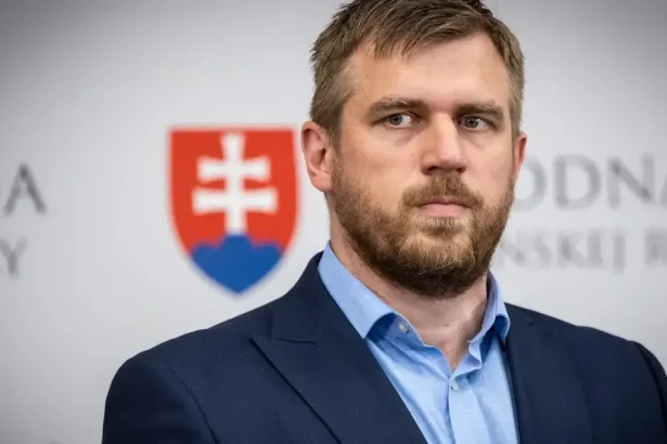 Taraba končí, Kuffa čaká. Fico a Pellegrini riešia napätú výmenu na envirorezorte