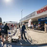 Tesco oslavuje 30 rokov na Slovensku: Prinieslo prvý hypermarket a digitálne služby