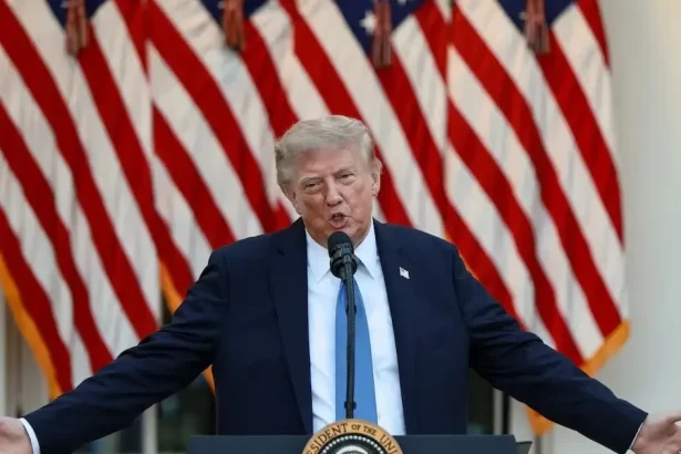Trump rozbieha vlastnú televíziu uprostred sporu s médiami