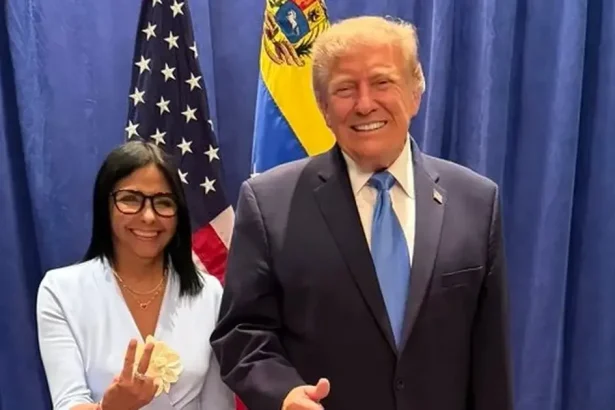 Trump sa stretol s Rodriguezovou. Prvé rokovanie po zadržaní Madura
