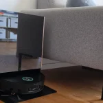 Upratuje aj rohy, okraje a pod nábytkom. Robot prekvapil, kam až sa dostane