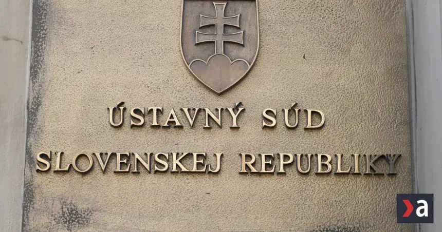 Ústavný súd nevyhovel návrhu na označenie zákonov o manželstve za protiústavné