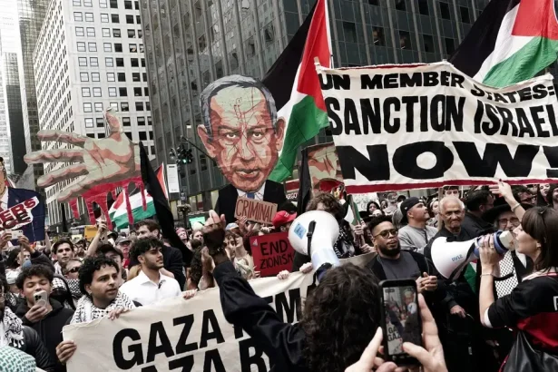 VIDEO: newyorská polícia zadržala desiatky protestujúcich proti Netanjahuovi