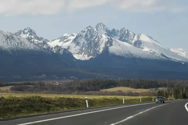 Vo Vysokých a Západných Tatrách je malé lavínové nebezpečenstvo