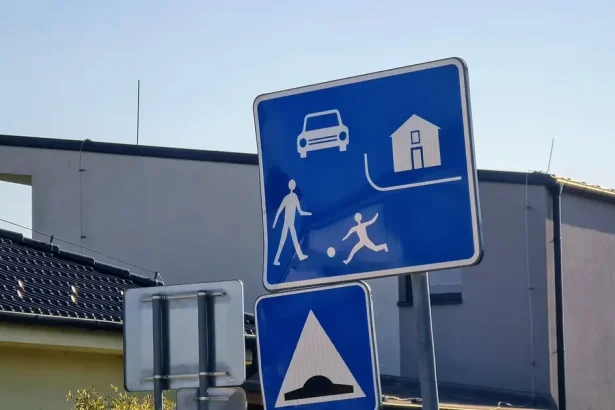 Vodiči stále nepoznajú predpisy v obytných zónach, ukazuje incident
