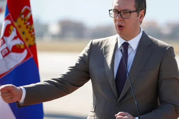 Vučič plánuje odstúpiť z funkcie prezidenta a viesť kampaň ako občan