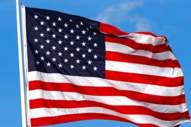 Američania strácajú dôveru v ekonomiku. Nálada spotrebiteľov padla najnižšie od mája