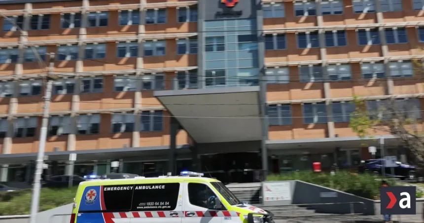 Austrálsku poslankyňu pripravil úmyselný náraz autom o nohu