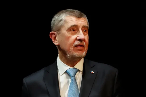 Babiš odmieta zrušiť zrušenie poplatkov za ČT a rozhlas, pripúšťa dobrovoľné platenie