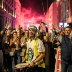 Belehradčania masovo privítali študentov, Srbsko čakajú kľúčové voľby