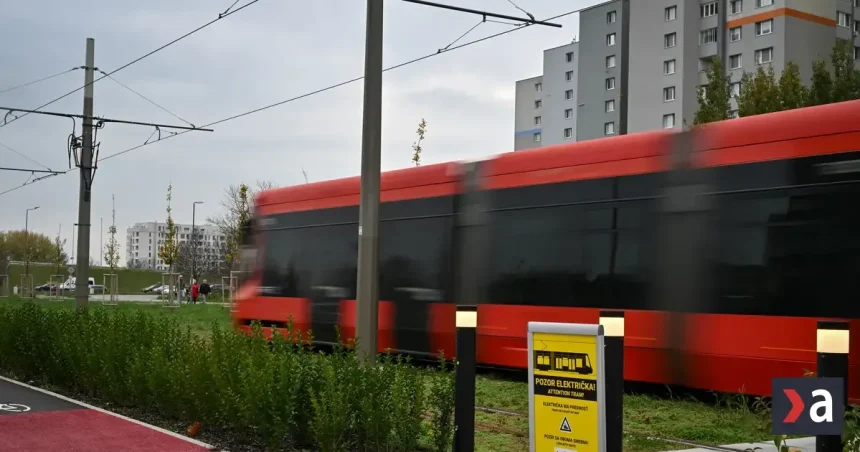 Bratislava čaká na verdikt hygienikov, električková trať nemá definitívnu kolaudáciu