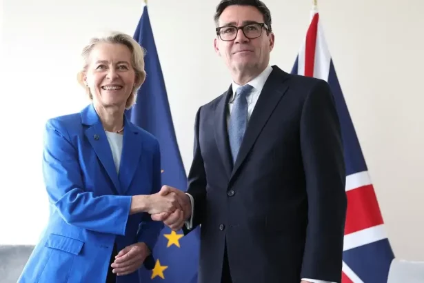 Británia chce prehĺbiť vzťahy s EÚ, Andy Burnham ohlásil novembrový samit v Bruseli