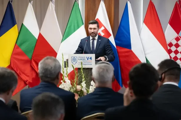 Deklarácia zo samitu V4+4 žiada spravodlivé podmienky pre farmárov a menšiu byrokraciu