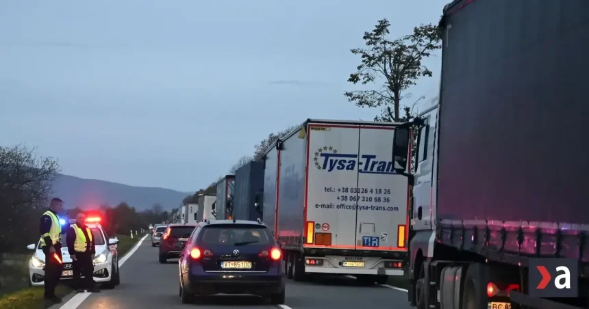 Doprava na Ružomberok kolabuje, D1 uzavretá po vážnej nehode