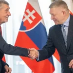 Fico a Babiš odhalili v Prahe sochu česko-slovenského priateľstva