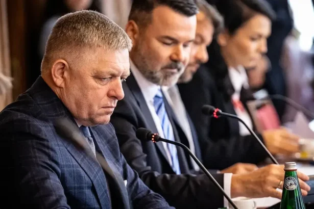 Fico kritizoval opozičné poslankyne: Správate sa ako baby na trhu