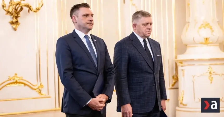 Fico preberie rezort životného prostredia, opozícia sa obracia na Ústavný súd