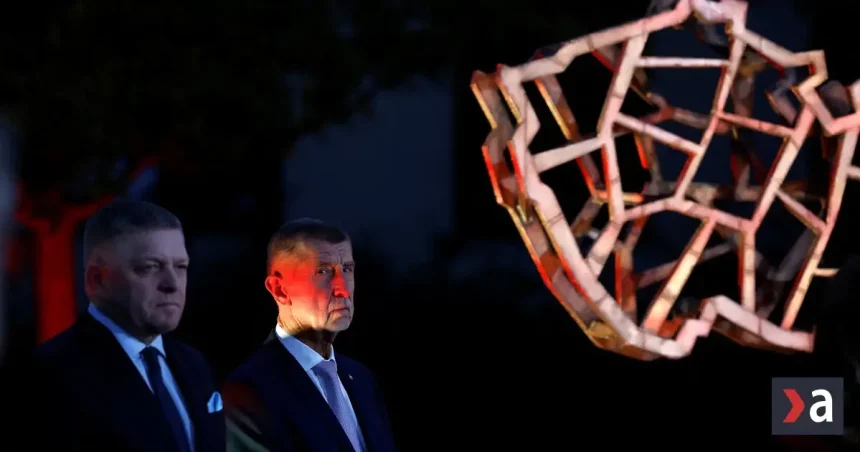 Fico v Prahe pri Babišovi čelil piskotu, odkázali mu ísť do Ruska