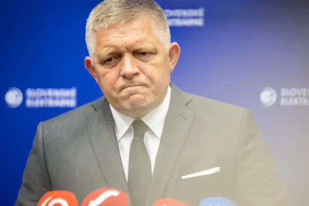 Fico vedie dvojtvárnu „ľavicovú“ politiku