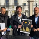 Fotka, ktorá môže Kuffovi uškodiť? Demokrati upozorňujú na predraženú ťažbu
