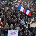 Francúzsko nasadilo 70-tisíc policajtov a obrnené vozidlá pre hrozbu nepokojov