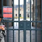 Francúzsko rozmiestnilo 70 000 policajtov pre protesty, zatvorili aj Louvre
