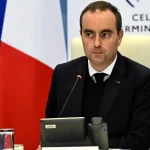 Francúzsko zaviedlo zákaz vychádzania po protestoch, na severe rabovali