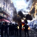 Francúzsky minister vnútra pripustil, že polícia počas protestov stratila kontrolu