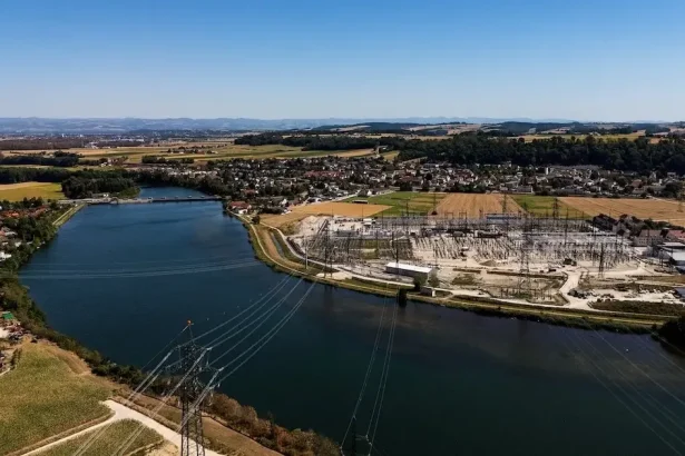 Google stavia pri našich hraniciach obrí komplex, miestni protestujú