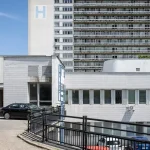Ír, ktorý brutálne napadol personál v Ružinove a zlomil nos zdravotníkovi, ide do väzby