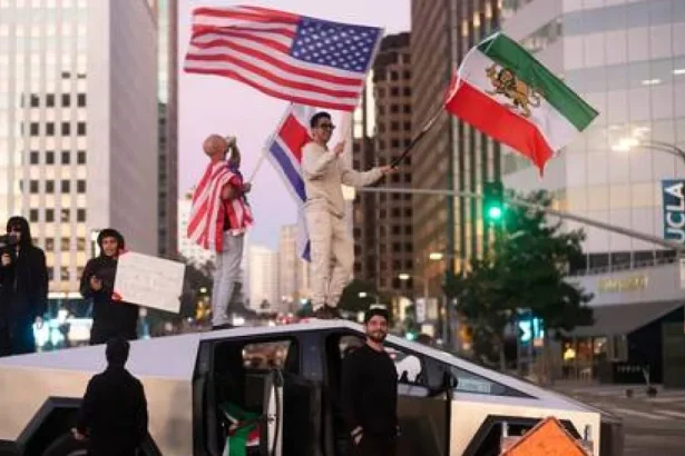Irán varuje USA, vojnové lode do Perzského zálivu nepustí