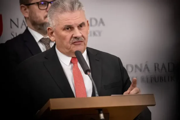 Ján Richter: Smer-SD verí v schválenie rozpočtu, hlasovať sa má v stredu dopoludnia