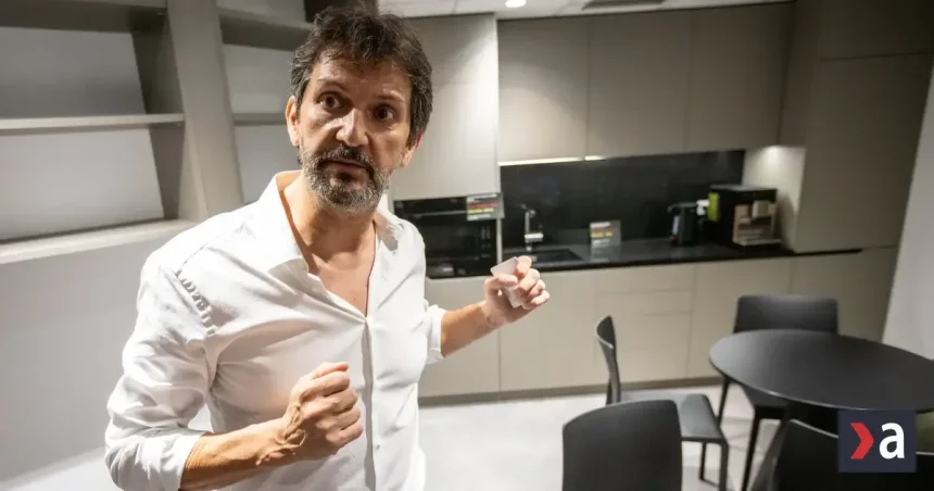 Kaliňák dáva tisíce eur do webu s väzbami na Flašíkovú