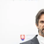 Kaliňák smeruje miliardu eur do neobranných projektov, tvrdí PS