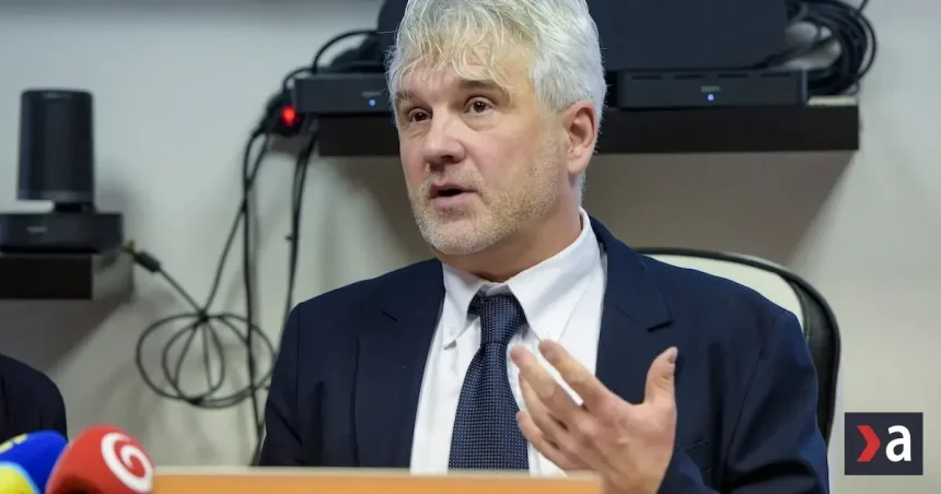 Komisár pre deti chce posilniť autoritu učiteľov a bezpečnosť v triedach