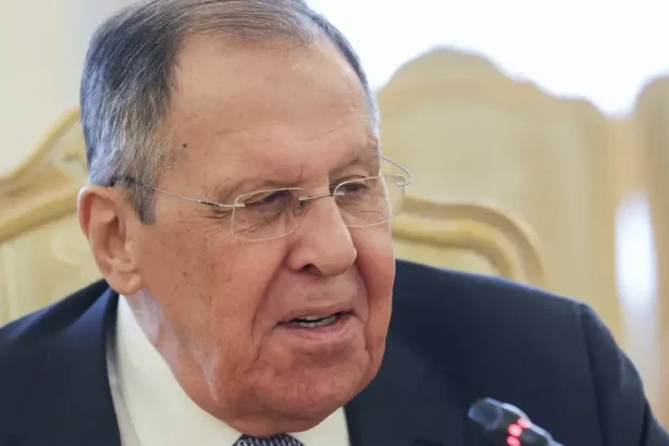 Lavrov odcestuje do USA, zúčastní sa zasadnutia G20 pred ďalšími rokovaniami o Ukrajine
