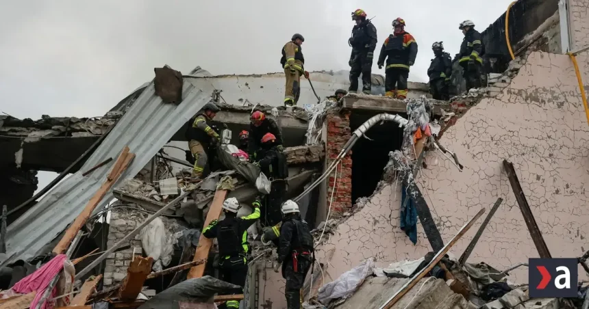 Letecký úder na Charkov: Ruské riadené bomby zabili päť ľudí a desiatky zranili