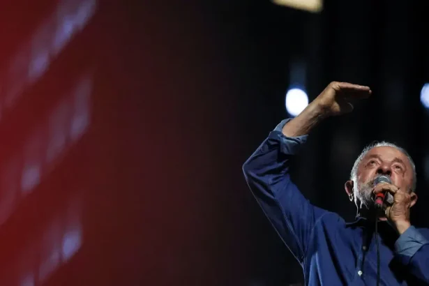 Lula vyhral brazílske prezidentské voľby, tesne zdolal Bolsonara