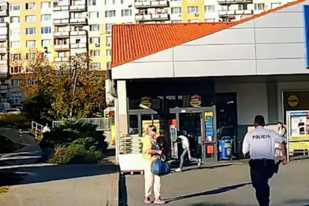 Mladík sa v Lučenci vytrhol pracovníčke SBS. Policajti zverejnili zábery zásahu