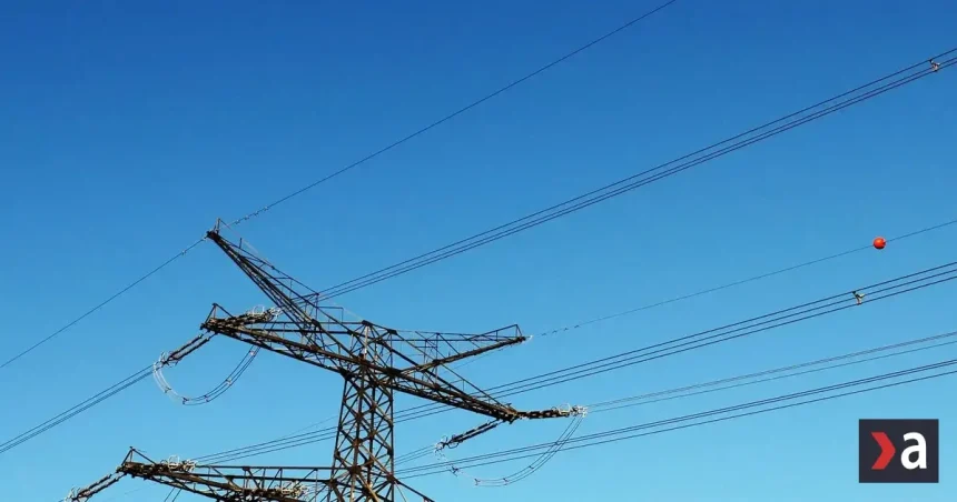 Muž pri krádeži ističov v Lučenci utrpel ťažké zranenia po zásahu elektrickým prúdom