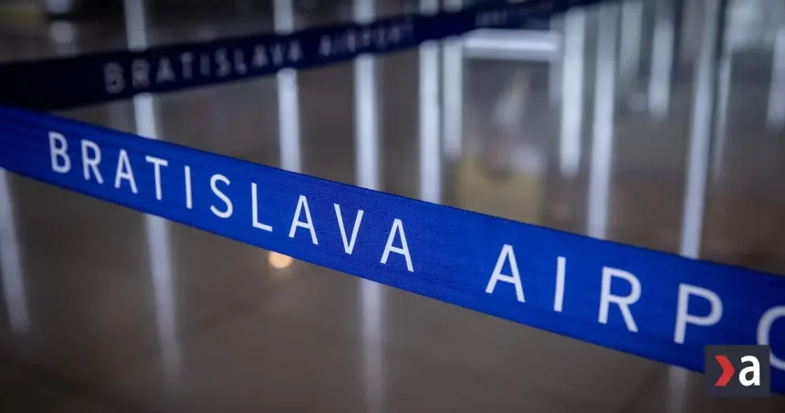 Na bratislavskom letisku objavili v lietadle neznámu bielu látku, cestujúci čakali