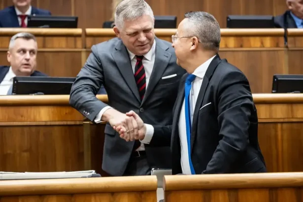 Opozícia ide na Ústavný súd, vláda vraj našla kľučku, ako obísť vyrovnaný rozpočet