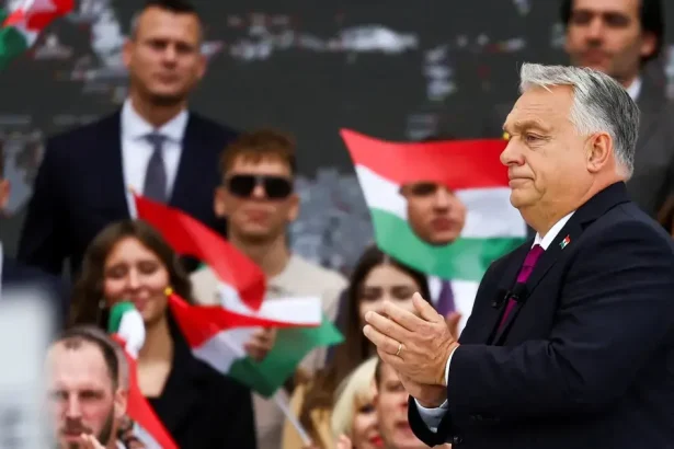 Orbán vyzýva na odpor proti vláde Magyara, ten pripomína tresty za zmenu režimu