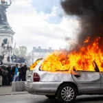 Paríž predlžuje zákaz vychádzania na dnešnú noc a sprísňuje pravidlá protestov