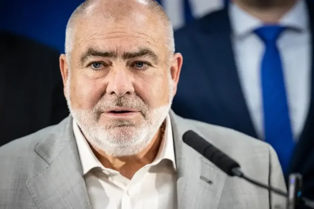 Podpredseda SNS končí ako primátor, kvôli tejto funkcii odmietol parlament