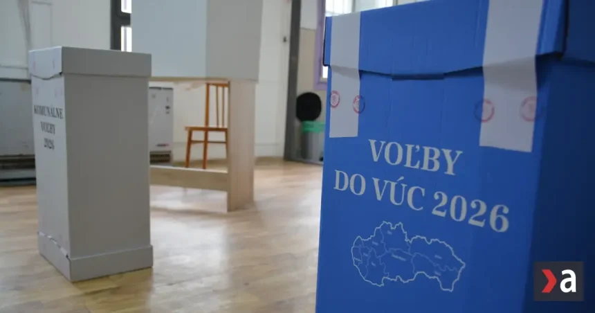Policajti zadržali trojicu podozrivých z korupcie pri parkovisku vo Vranove nad Topľou