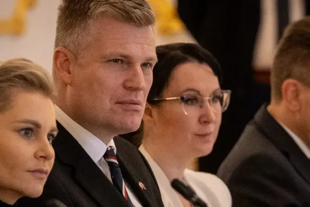 Polícia v Prahe uzavrela prípad Filipa Turka a vodiča sanitky: nešlo o trestný čin