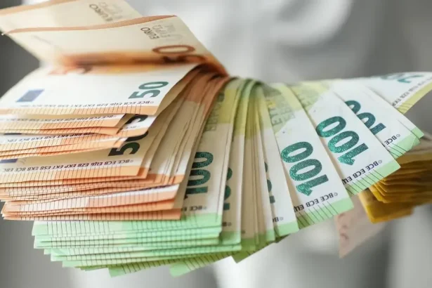 Prekvapujúce: Slovensko patrí medzi 9 krajín, kde sa majetkové nožnice privierajú