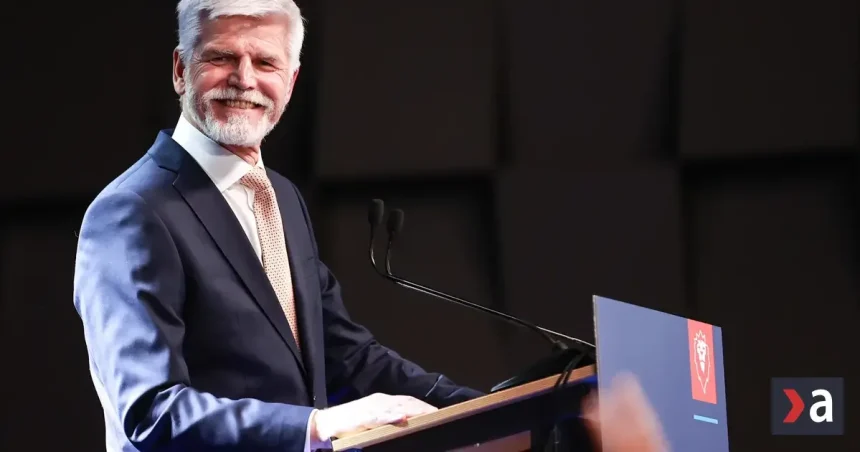 Prezident sa vrátil z dovolenky v Maroku, aby mohol voliť