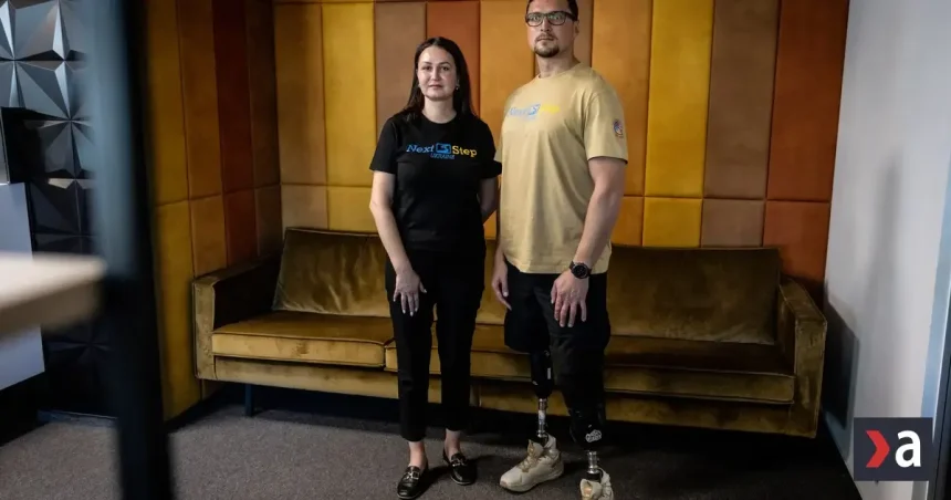 Prežil mikrosmrť aj stratu nôh. Teraz bojuje za pravdu o vojne, tvrdí veterán Oleksandr